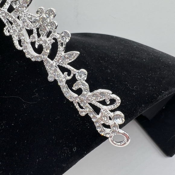 Beautiful Crystal Tiara - Picture 9 of 9